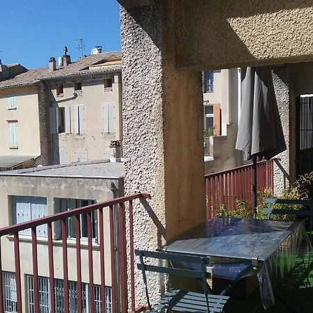 Appartement Climatise Avec Terrasse Au Coeur De Nyons Buitenkant foto