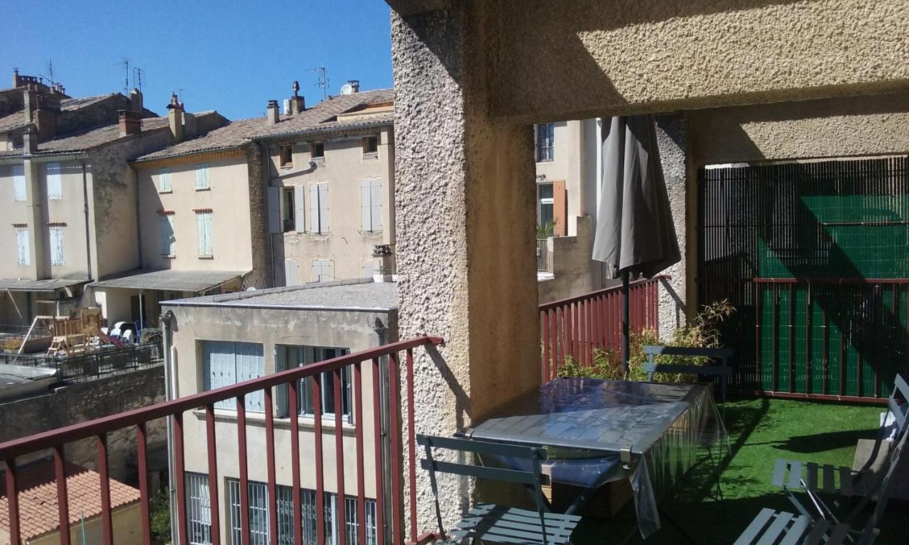 Appartement Climatise Avec Terrasse Au Coeur De Nyons Buitenkant foto